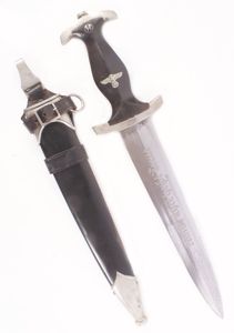 DP001 Early quality SS M33 service dagger with vertical hanger