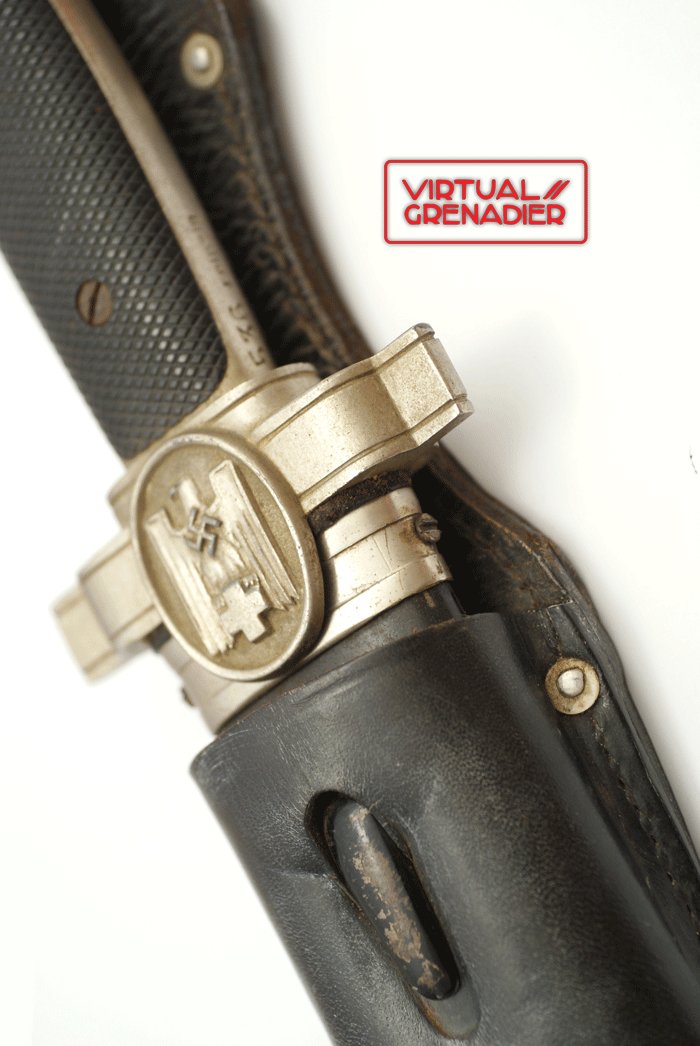Deutsche Rotes Kreuz subordinate hewer with frog