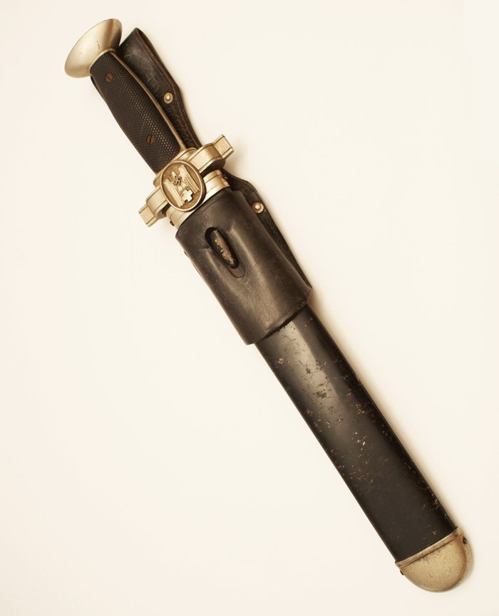 Deutsche Rotes Kreuz subordinate hewer with frog — image 3