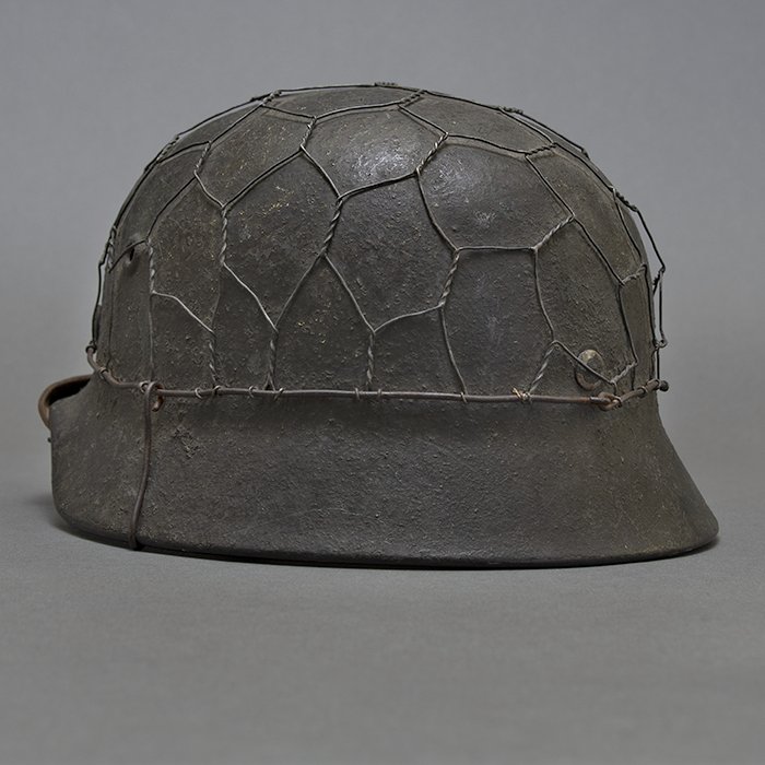 RAS52 Heer M40 single decal rough texture half basket wire camouflaged helmet — image 11