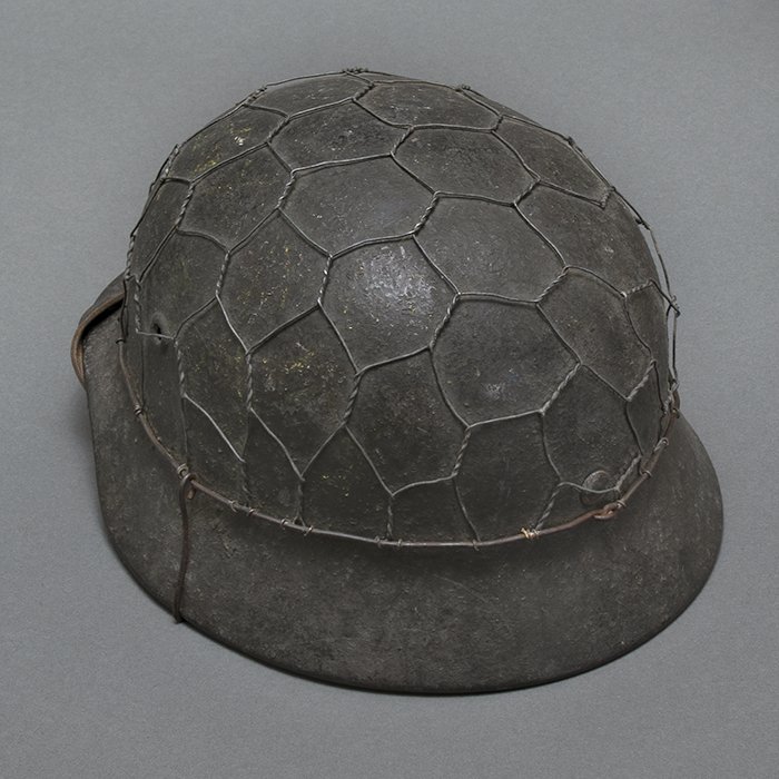 RAS52 Heer M40 single decal rough texture half basket wire camouflaged helmet — image 12