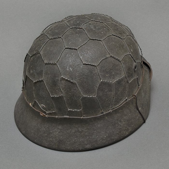 RAS52 Heer M40 single decal rough texture half basket wire camouflaged helmet — image 16