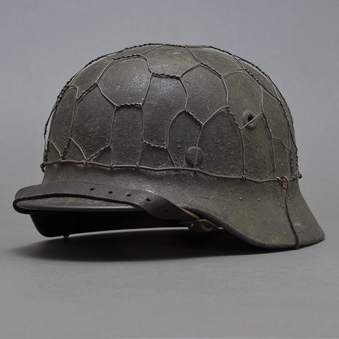 RAS52 Heer M40 single decal rough texture half basket wire camouflaged helmet — image 5