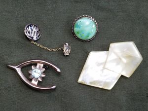 Small Lot of Vintage Jewelry