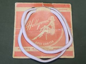 Roll Garter on Card