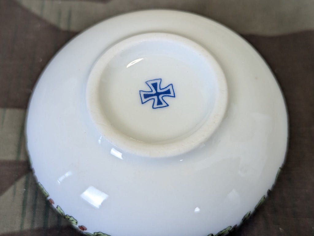 Reproduction Small Soldier's Porcelain Keepsake Box — image 7