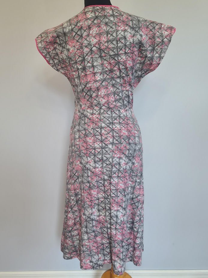 Pink and Gray Zipper Front Dress(B-36.5' W-28' H-35') — image 3