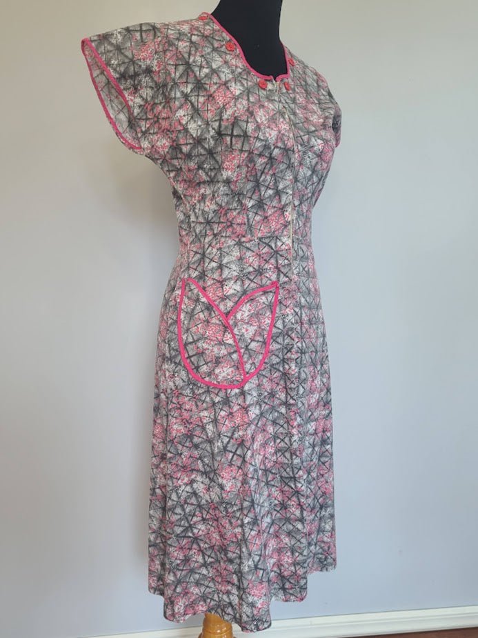 Pink and Gray Zipper Front Dress(B-36.5' W-28' H-35') — image 4