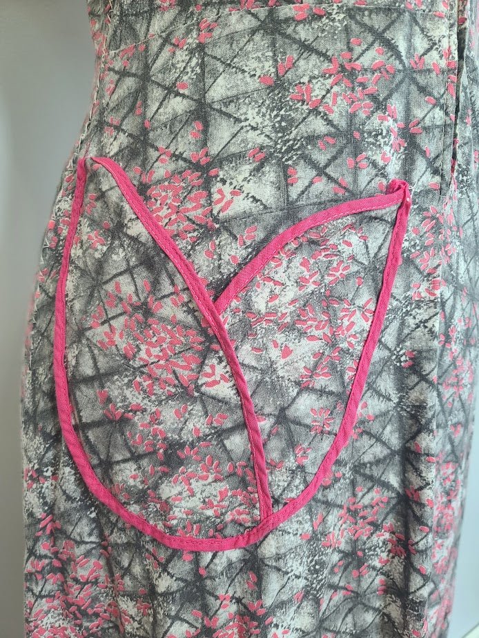 Pink and Gray Zipper Front Dress(B-36.5' W-28' H-35') — image 7