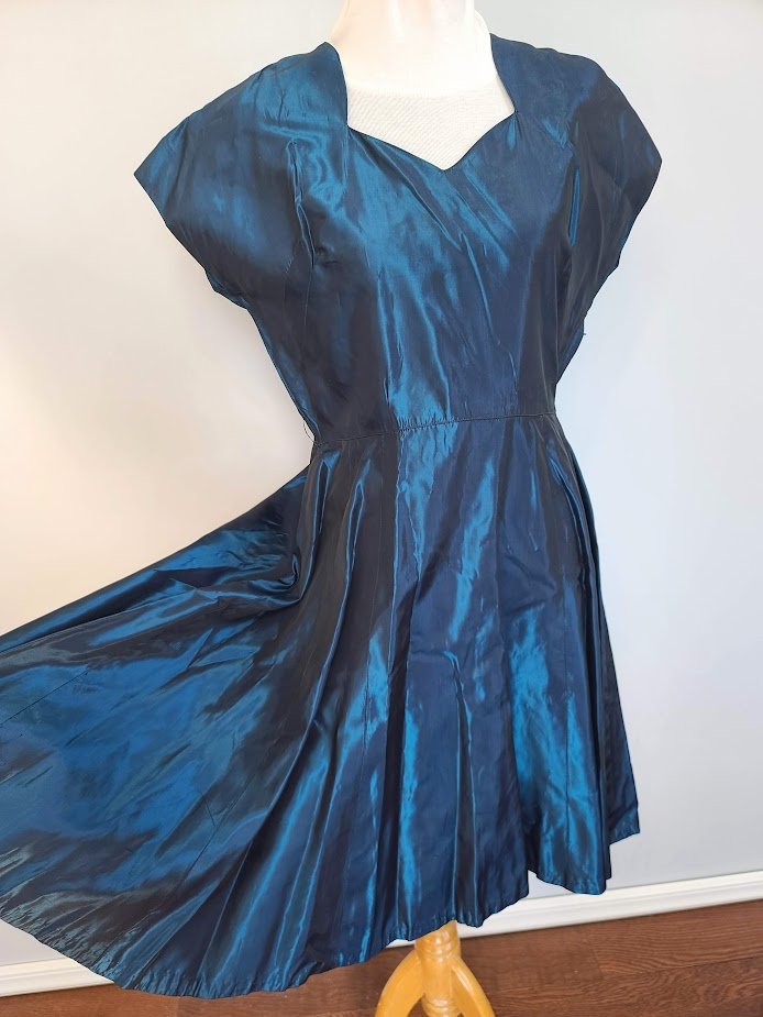 Blue Shiny Iridescent Dress(B-40' W-31' H-48') — image 7