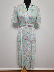 Light Blue Handmade Floral Dress(B-35.5' W-31' H-41')