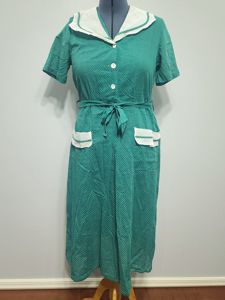 Green Lightweight Polka Dot Dress(B-42' W-36' H-41')