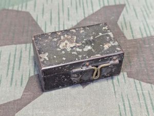 Wehrmacht Medical Needle Tin Nadeln