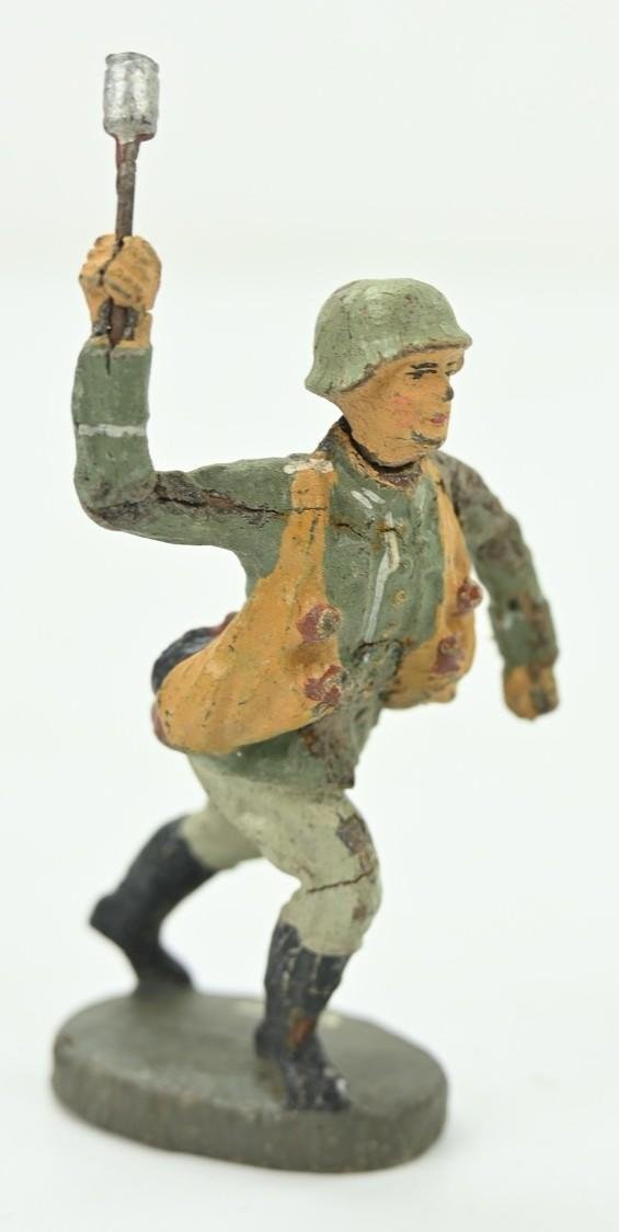 German Elastolin Toy Figure 'Grenade Trower' — image 2
