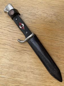 HITLER YOUTH KNIFE BY ANTON WINGEN RZM M7/51.