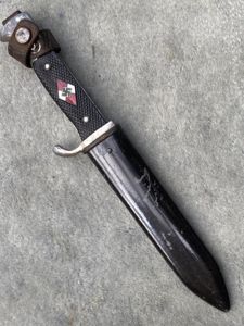 HITLER YOUTH DAGGER RZM M7/72.
