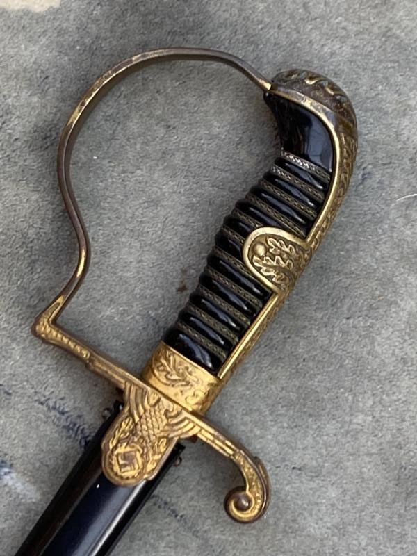 A VERY EARLY ALL BRASS 'WRANGLE' OFFICERS SWORD. — image 3