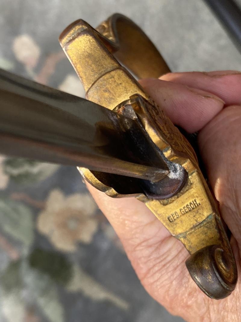 A VERY EARLY ALL BRASS 'WRANGLE' OFFICERS SWORD. — image 8