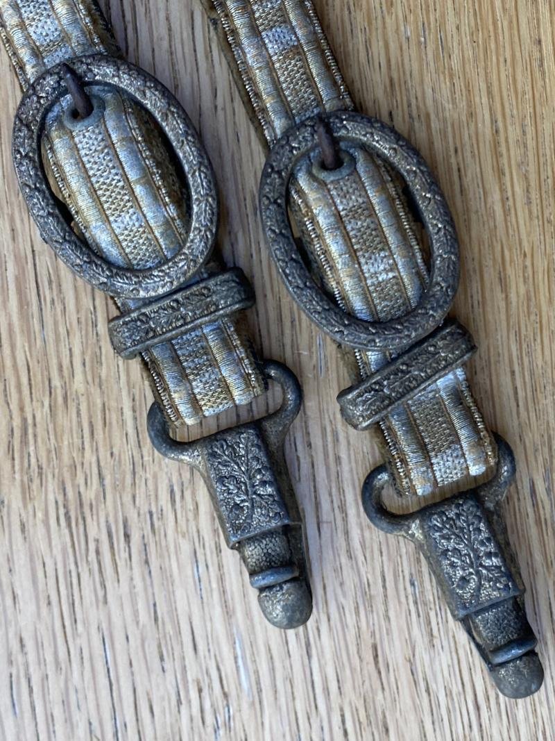 A RARE SET OF 'HORSE SHOE TOP 'ARMY DAGGER HANGERS. — image 4