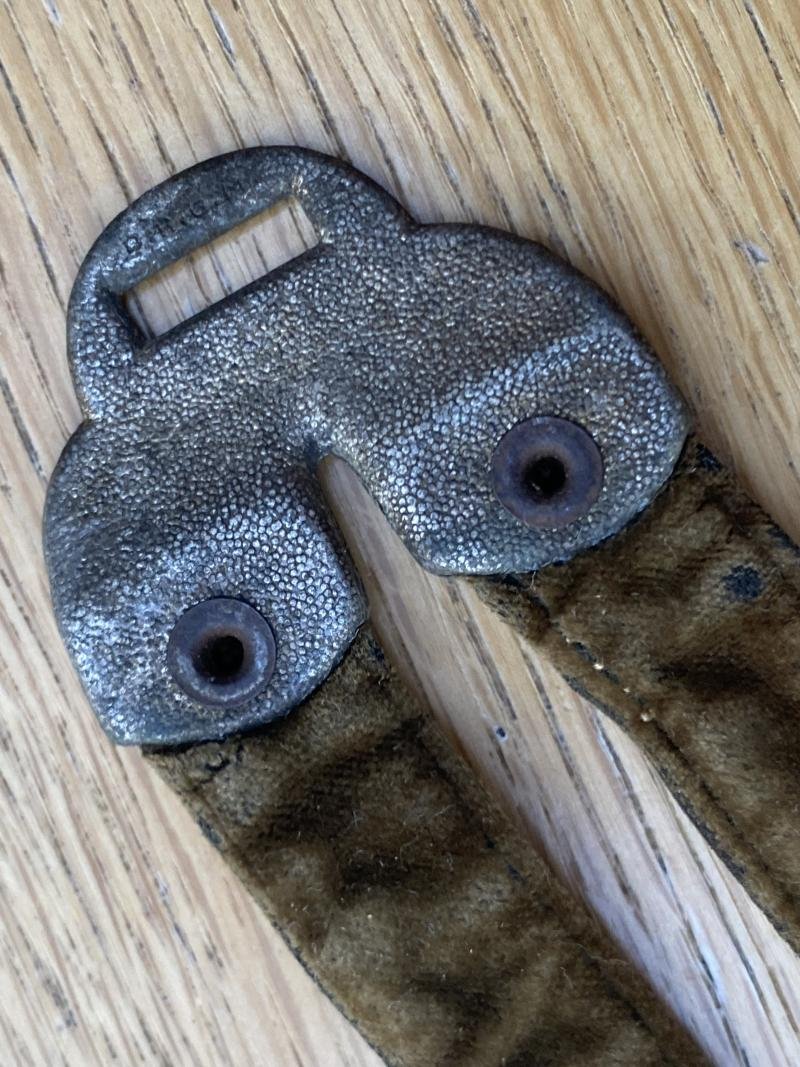 A RARE SET OF 'HORSE SHOE TOP 'ARMY DAGGER HANGERS. — image 6