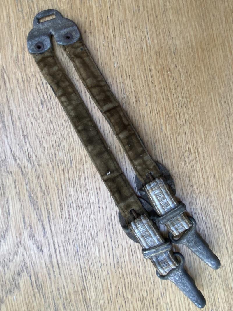 A RARE SET OF 'HORSE SHOE TOP 'ARMY DAGGER HANGERS. — image 8