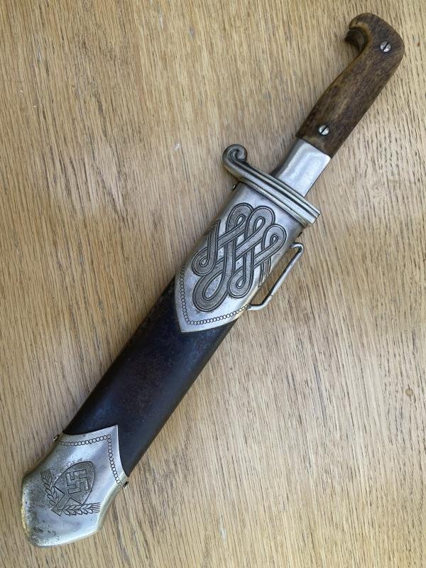 A VERY EARLY AND RARE 'FULL STAG' RAD HEWER.