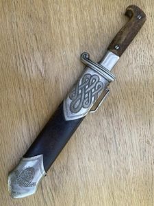 A VERY EARLY AND RARE 'FULL STAG' RAD HEWER.